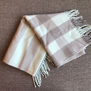 INDIGO Reading Cozies Plaid Sage Shawl Blanket